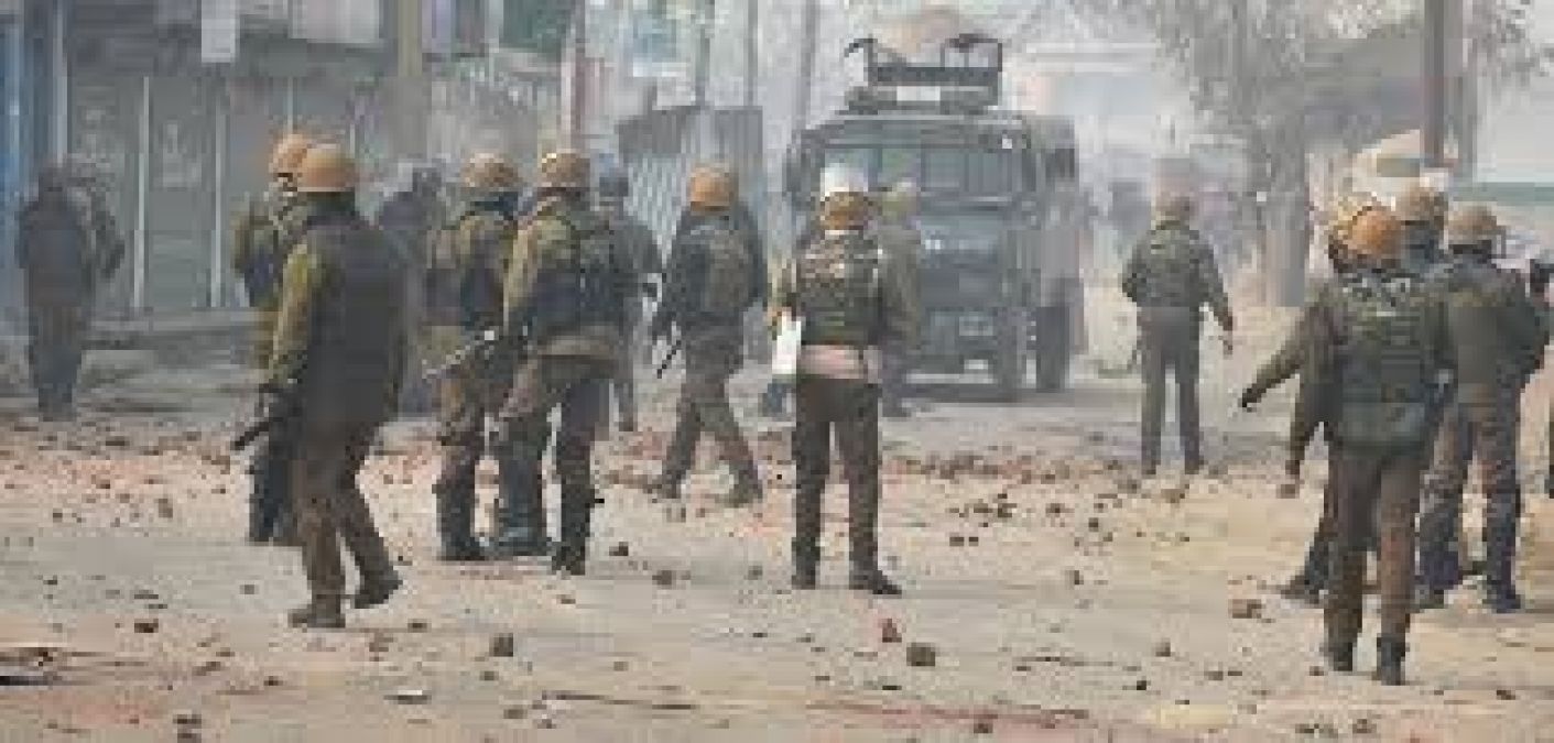 जम्मू-कश्मीर में आतंकी घटनाओं में गिरावट, सीमा पार से बढ़ी घुसपैठ