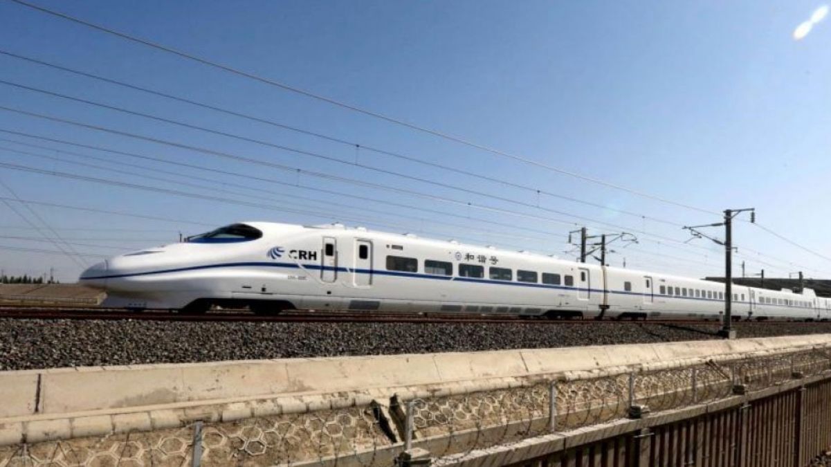 मुंबई-अहमदाबाद के बाद चार नए रूट पर मेट्रो चलाने की तैयार में सरकार, ये है प्लान