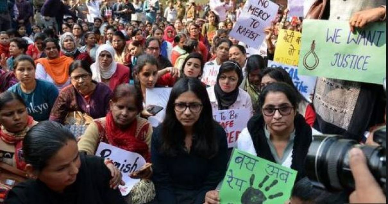 Swati Maliwal's hunger strike continues at Rajghat, said- 'Not afraid of police..'