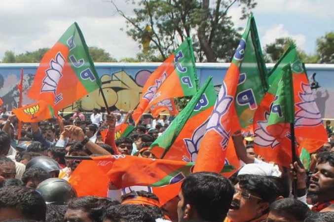 Deadly game started in Bengal before elections, BJP rally attacked, 2 injured