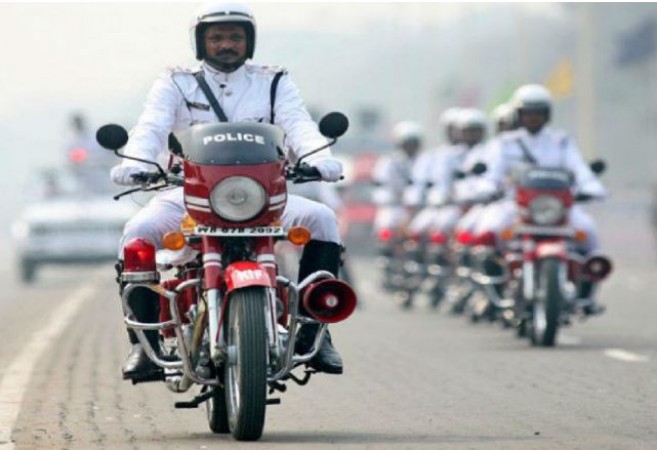 Kolkata: 'No helmet, no petrol' rule to impose for 60 days from 8 December