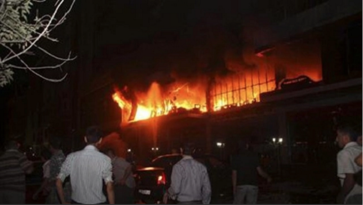 Massive fire breaks out in Delhi's grain market, 32 dead
