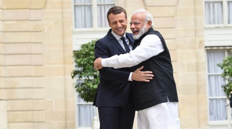 फ्रांस के राष्ट्रपति से पीएम मोदी ने की बात, कहा- आतंक के खिलाफ जंग में भारत आपके साथ
