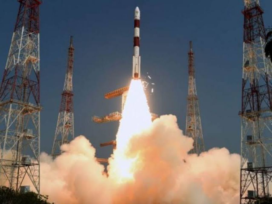 11 दिसंबर को इसरो लंच करेगा PSLV C48, देशों के 9 सेटेलाइट को भेजेगा अंतरिक्ष में