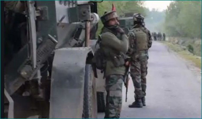 जम्मू-कश्मीर: पुलवामा में ढेर हुए 2 आतंकवादी, हो रही सुरक्षाबलों से मुठभेड़