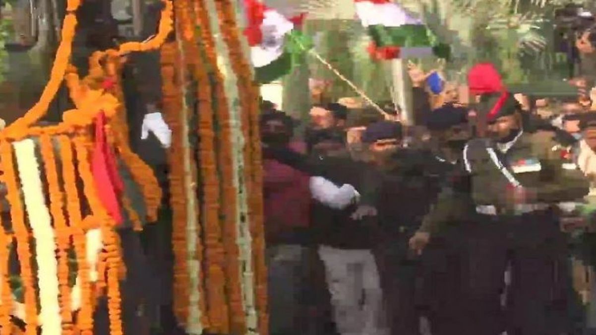 The crowd gathered in the last journey of 'CDS Bipin Rawat', eyes will be filled to see the pictures.