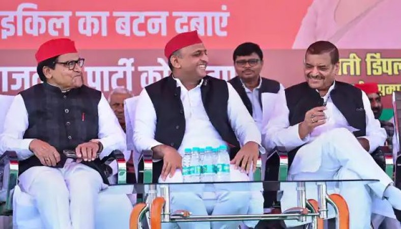 What reward will Akhilesh give to uncle Shivpal for Dimple's victory?