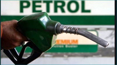 MP में फिर 22 पैसे महंगा हो रहा पेट्रोल, जनवरी में होगा 100 के पार