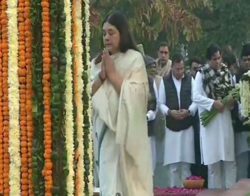Sanjay Gandhi Jayanti: Wife Maneka and son Varun pay tribute, many special people present