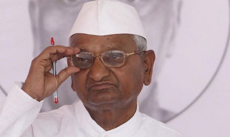 Anna Hazare warns Central government over farmers' protest