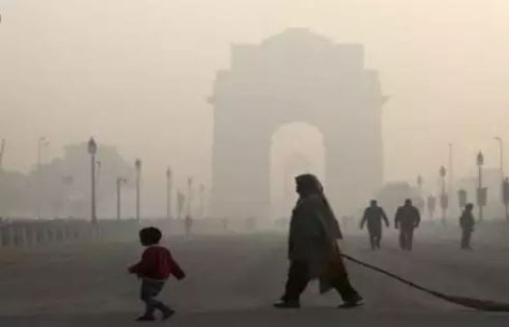 दिल्ली में बढ़ी ठंड की मार, रात में भी  लहर के आसार शीत