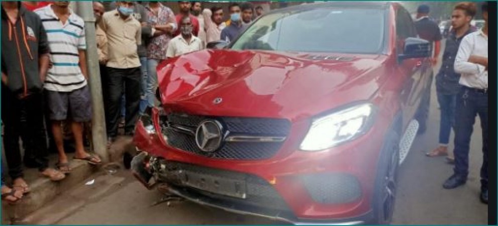 Mercedes car coming in high-speed took delivery boy's life