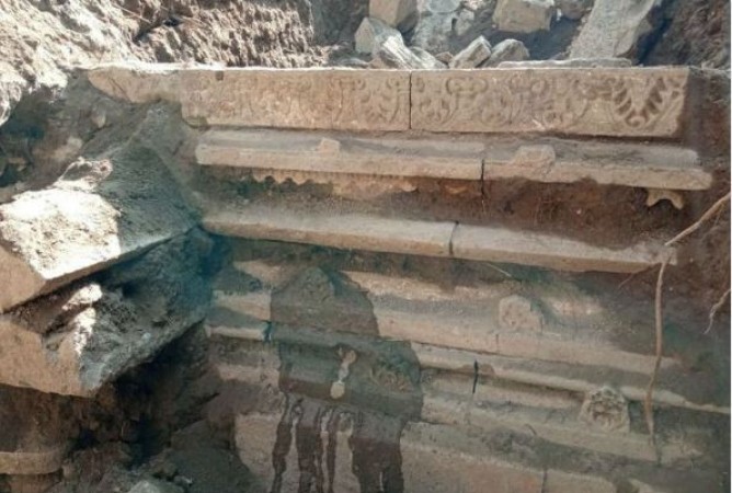 Ujjain: Ancient wall found during excavation in Mahakaleshwar temple