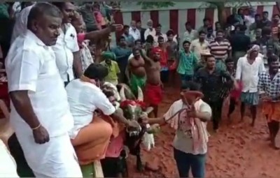 कोरोना काल के बीच तमिलनाडु में हुआ 'जल्लिकट्टु' का आयोजन, 12 लोगों पर केस दर्ज