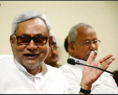 Policemen swear on CM Nitish's order of 'No alcohol consumption anymore'