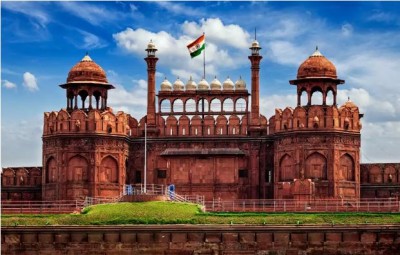 'The Red Fort should be handed over to us..', the petition of the woman in the Delhi High Court