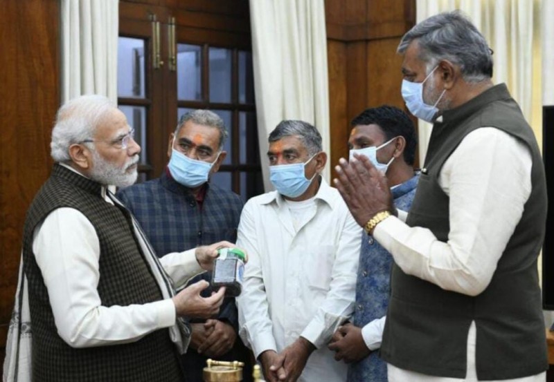 नरसिंहपुर से नई दिल्ली तक निकली साइकिल यात्रा, मंत्री प्रह्लाद पटेल समेत यात्रियों ने की PM से मुलाकात