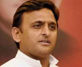 Akhilesh arrives to meet family of Unnao rape victim, targets Sadha government