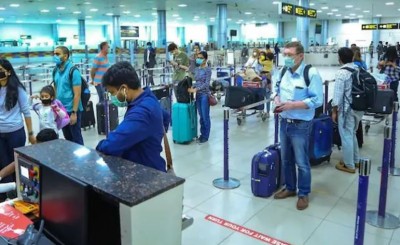 दिल्ली में कोरोना से टेंशन, विदेश से आए 2 यात्री एयरपोर्ट पर मिले संक्रमित
