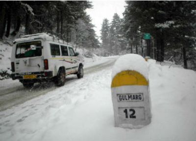 जम्मू कश्मीर में खून जमा देने वाली ठंड, शून्य से 12 डिग्री नीचे पहुंचा तापमान