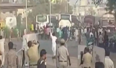 वेतन मांगने पहुंचे प्रदर्शनकारियों पर बिहार पुलिस ने बरसाईं लाठियां, जमकर हुई हिंसा