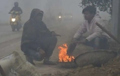 तापमान में गिरावट के साथ कड़ाके की ठंड की चपेट में उत्तर भारत