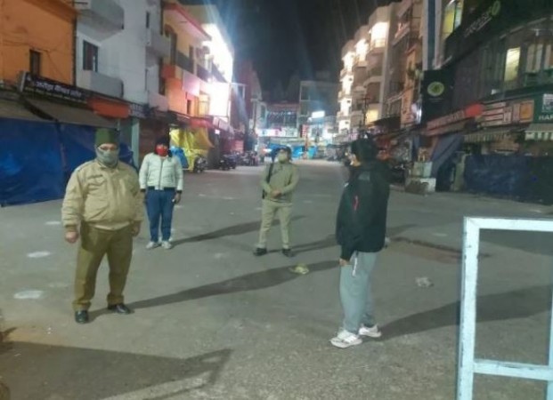 City SP on streets at night to oversee curfew, see photos