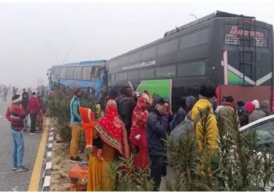 Two buses collide on Agra-Lucknow Expressway due to fog