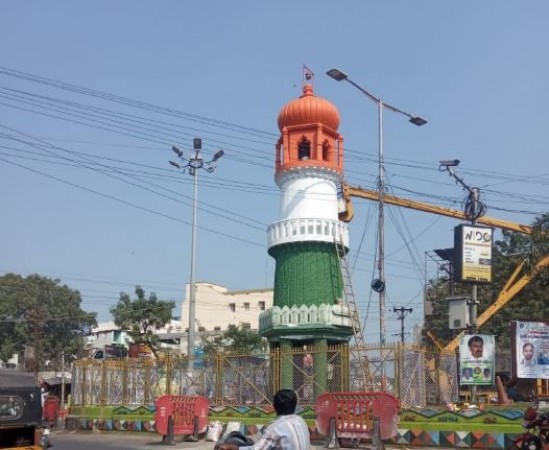 Jinnah Tower painted in the colors of the national flag, 'tricolor' was not allowed to be hoisted on 26 January