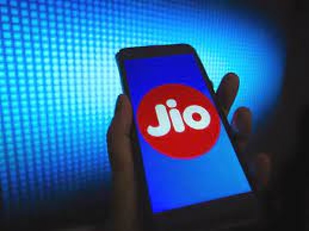 Jio stopped working again! No calls no internet, users expressed anger on Twitter