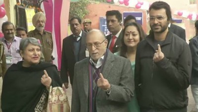 Delhi Assembly Elections: Peaceful voting continues in the capital, leaders cast votes