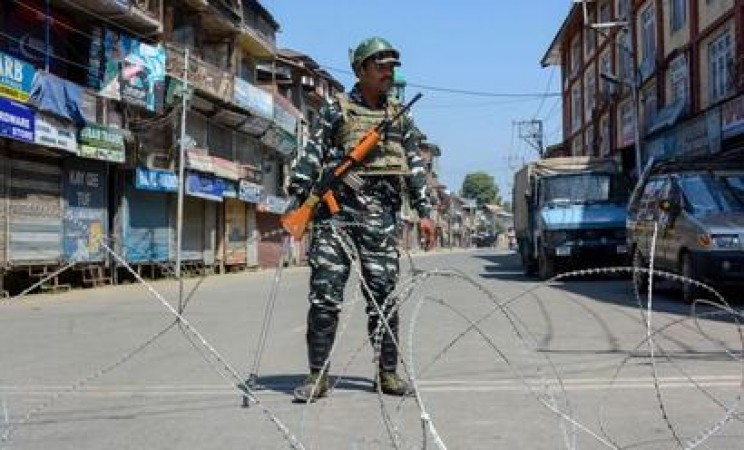 मकबूल भट की बरसी पर सुरक्षा हुई कड़ी, कुछ इस तरह है आज कश्मीर का हाल