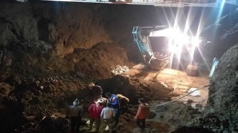 Suddenly, soil of railway underbridge caved in, 2 officers lost their lives