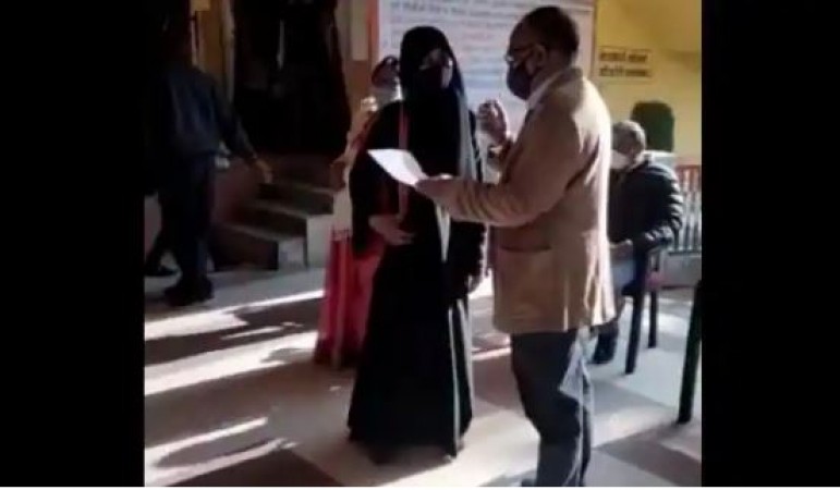 Student who came to college to give exam wearing hijab, principal stops and...