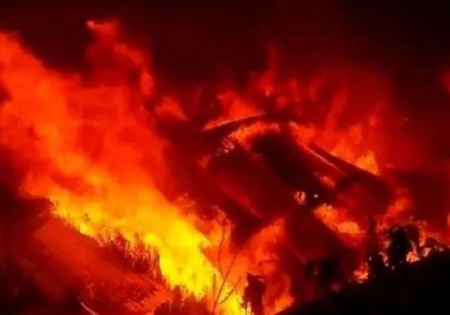 नोएडा: सिलेंडर ब्लास्ट होने से झुग्गी में लगी आग, 2 बच्चों की मौत, 4 बुरी तरह झुलसे