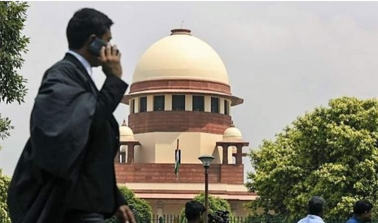 Supreme Court issues notice on public interest to center, Twitter against Anti-India Tweets