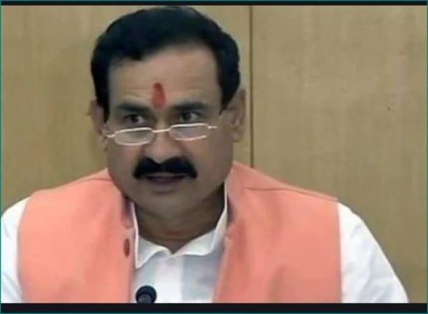 Narottam Mishra furious at Kamal Nath 'Not a single Congressman is leaving the house'