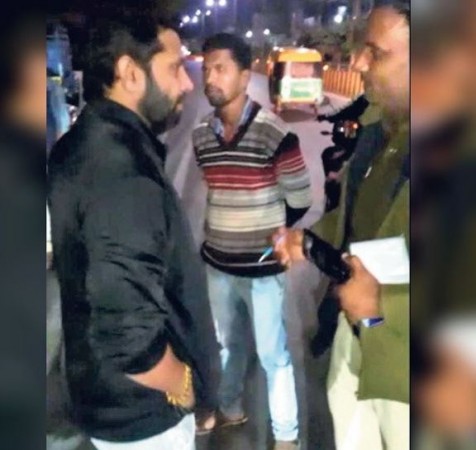 Jeetu Patwari's brother bullying, beats up Sub Inspector