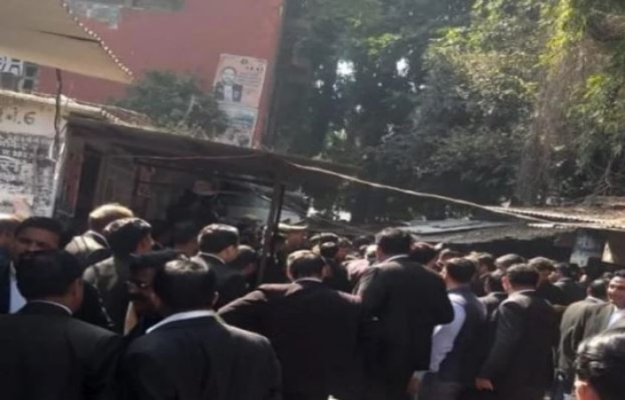 Bomb explodes at Wazirganj court, several lawyers injured