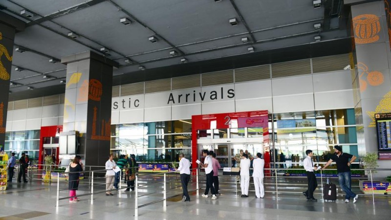 कोलकाता के एयरपोर्ट पर बेहोश हुआ यात्री,  कर्मचारियों ने इस तरह से बचाई जान
