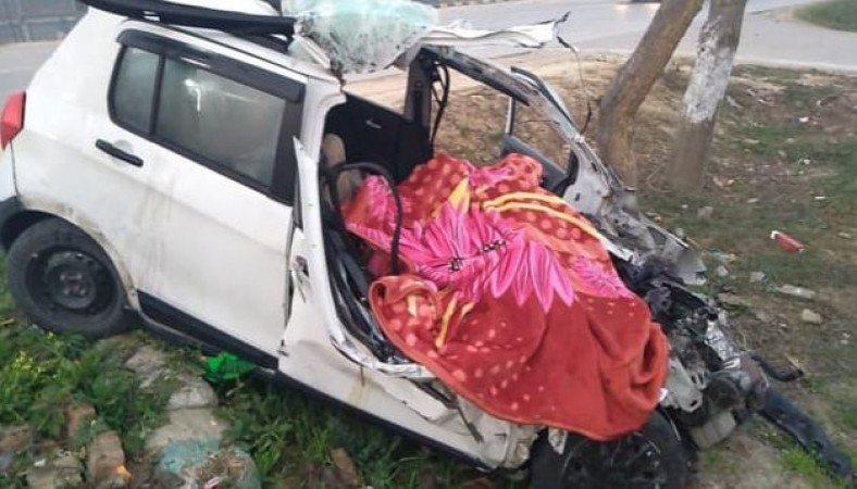 Tragic accident on Lucknow-Ayodhya road, 6 people of the same family killed