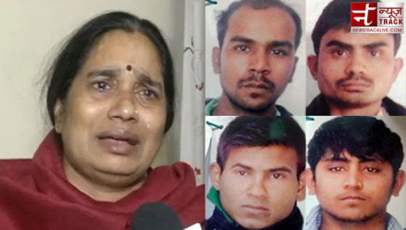 Convict Mukesh's mother starts weeping before Judge, seeks mercy for son