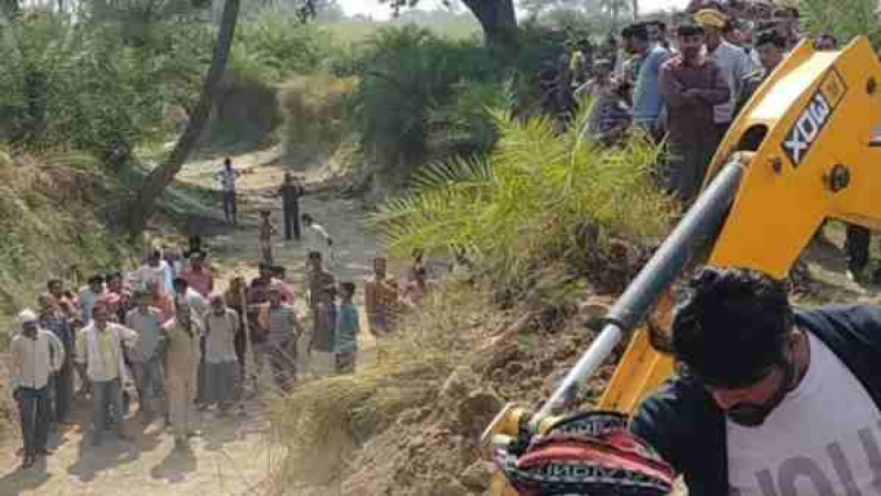 Women died digging mine, rescue operations continues