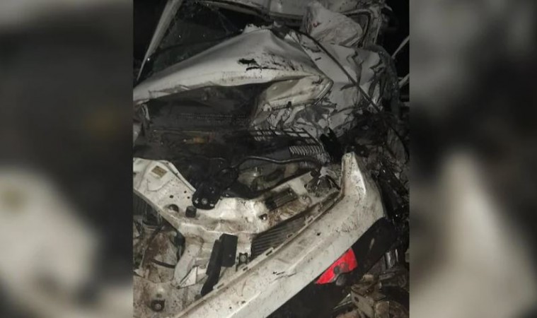 Painful Accident! Scorpio carrying procession collided with bus, 4 died