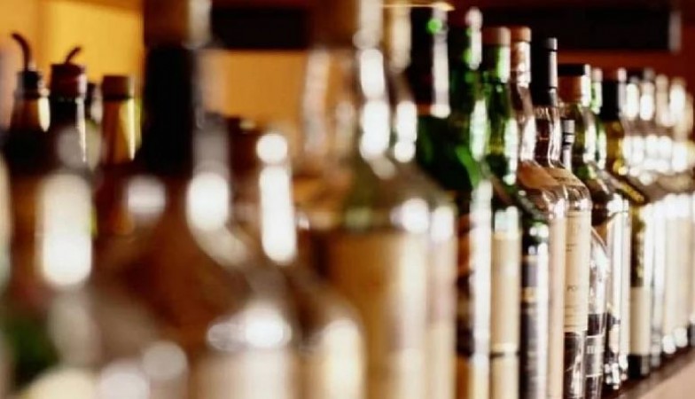 जहरीली शराब से 7 लोगों की मौत, हिमाचल सरकार ने चार असिस्टेंट कमिश्नर को जारी किया कारण बताओ नोटिस