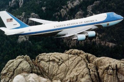 Donald Trump's plane is no less than a hotel flying in the air, know the specialty of 'Air Force One'