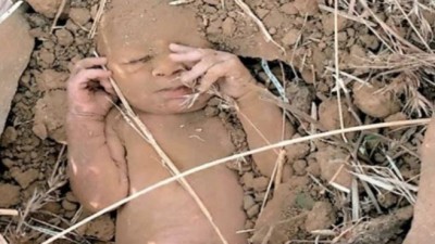Heartless mother buried her baby in ground, then such a miracle happened that he found a new life