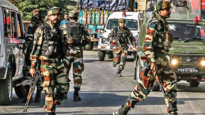 जम्मू-कश्मीरः शोपियां में सुरक्षाबलों ने चार आतंकियों को किया ढेर, अभियान जारी