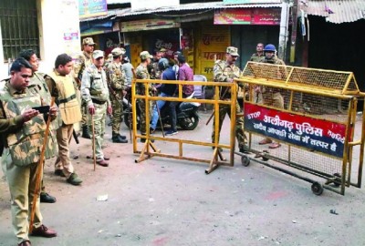Violence against CAA in Aligarh, Police baton-charged after stone-pelting