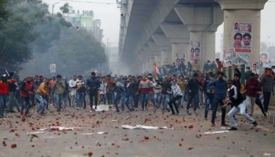 दिल्ली हिंसा: 'न देखते ही गोली मारने के आदेश दिए गए, ना ही लगाया गया कर्फ्यू'